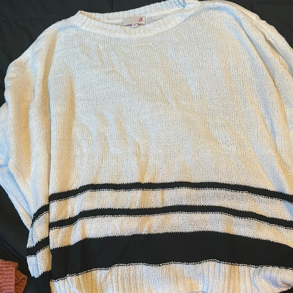 So light cropped sweater size xL